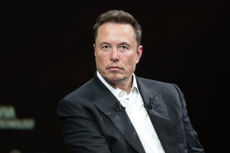 Musk settles severance lawsuit with ex-Twitter staff