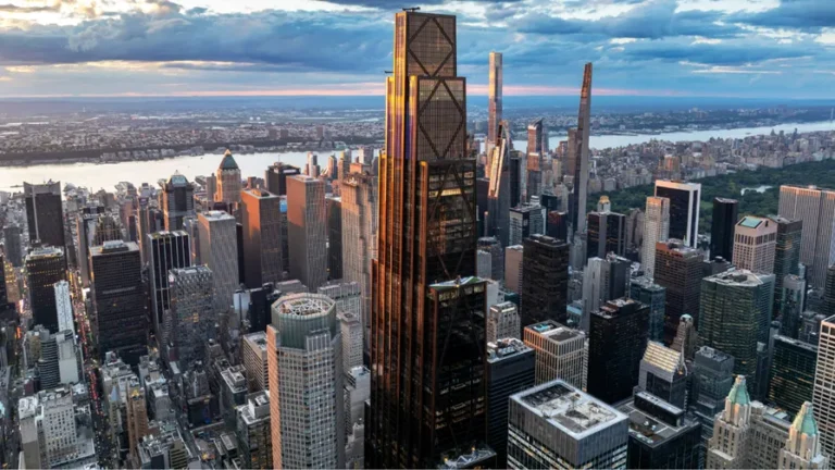 JPMorgan Opens $3B NYC Headquarters