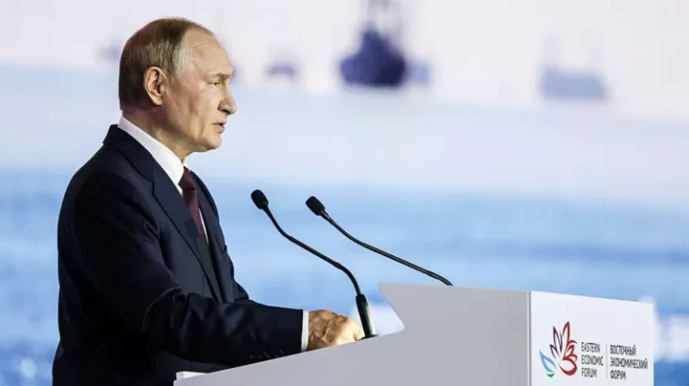 Putin Warns West Against Ukraine Troops