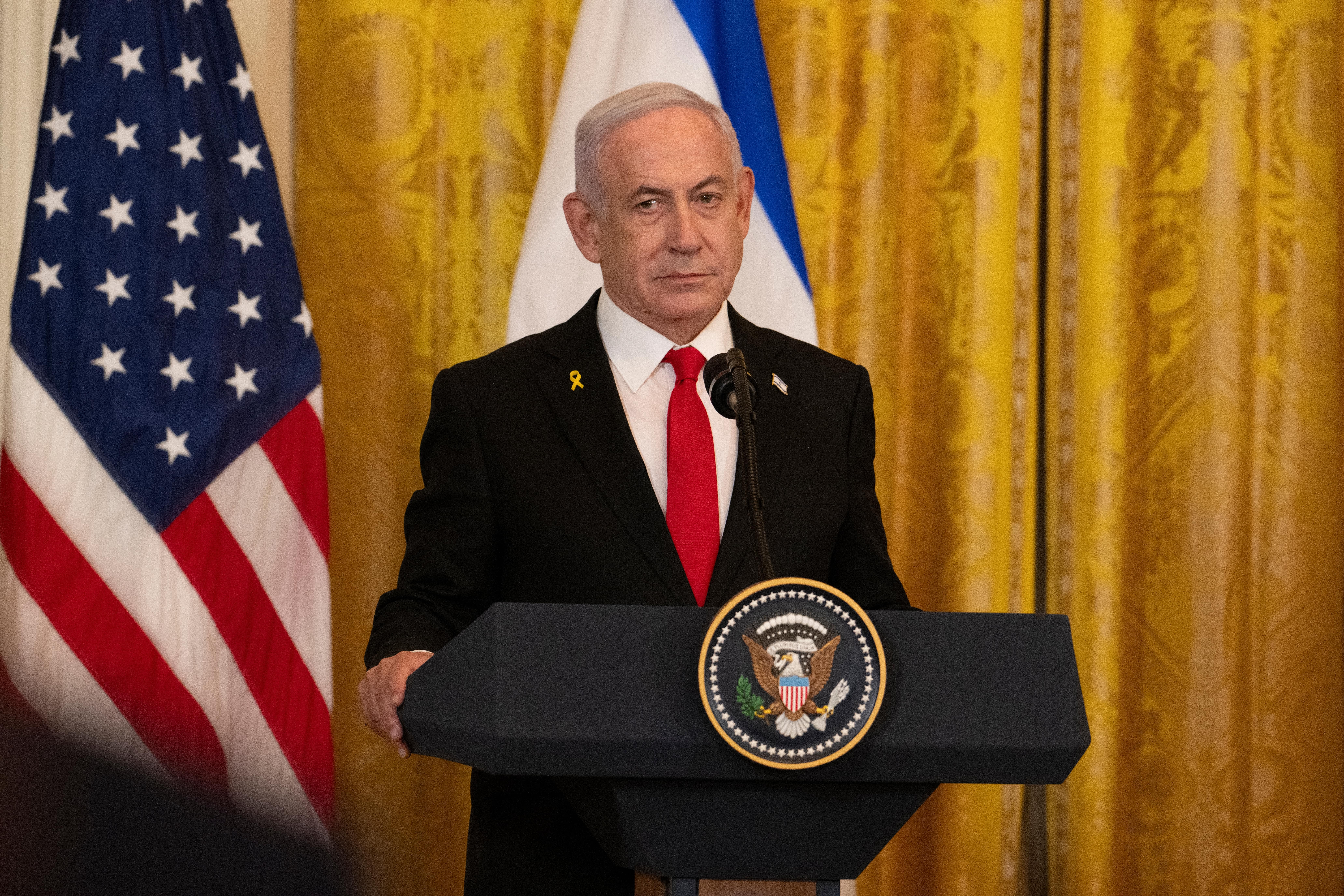 Trump Unveils Multi-Phase Gaza Deal to End War